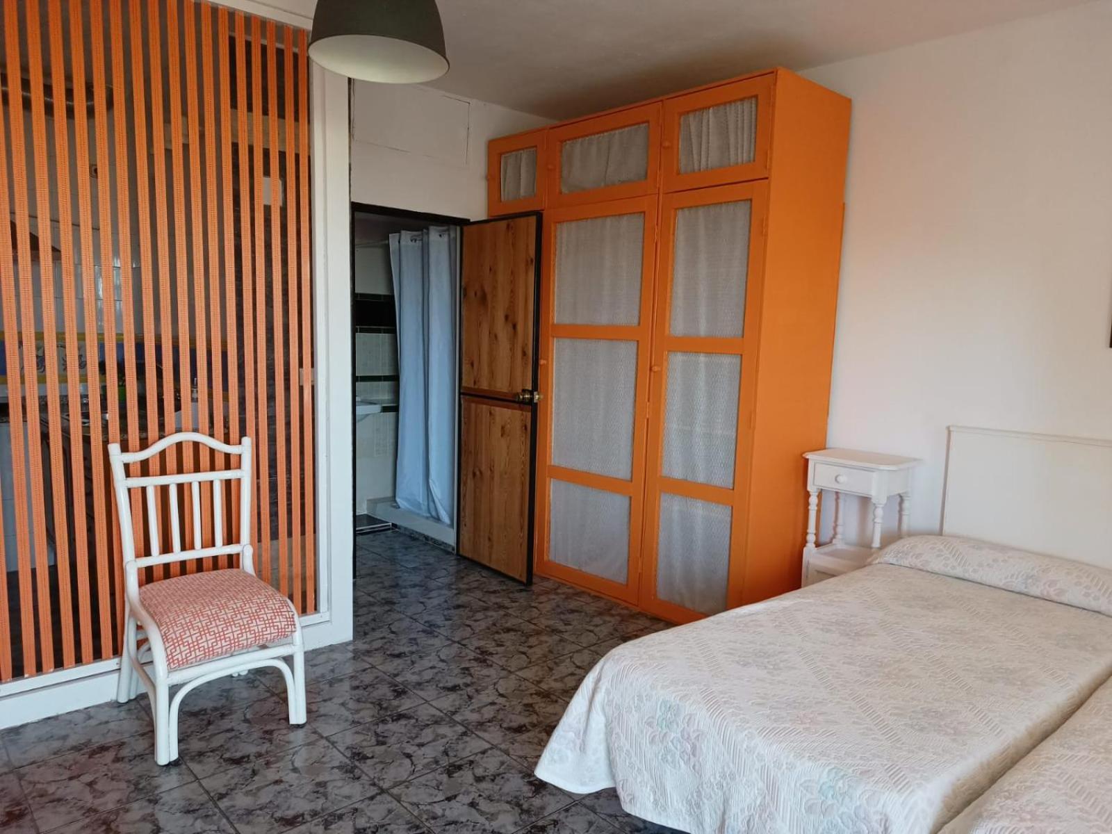Casa Proyecto Pepe Bravo - Arte De Manos Y Corazón Alojamento de Acomodação e Pequeno-almoço Alozaina